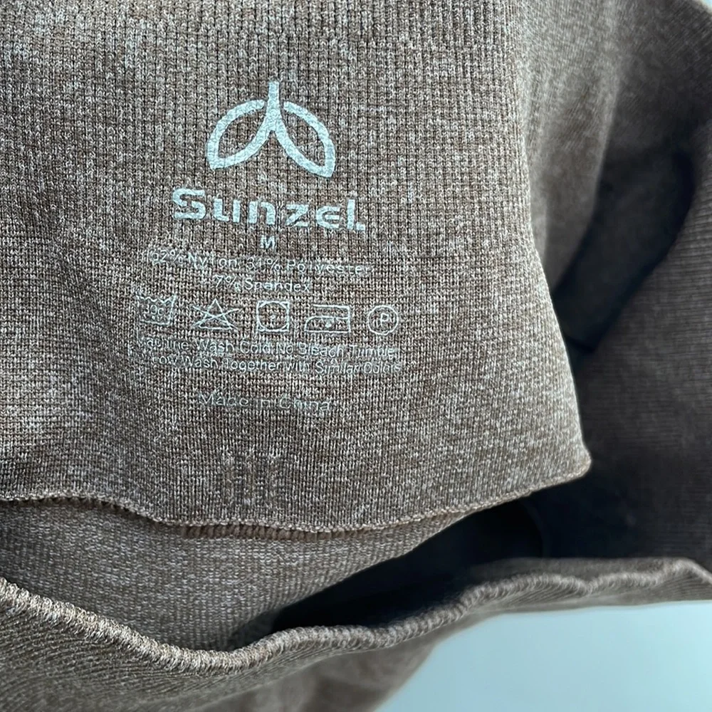 Sunzel fitness lifting yoga shorts taupe Med